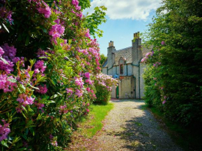 West Lodge, Kirriemuir